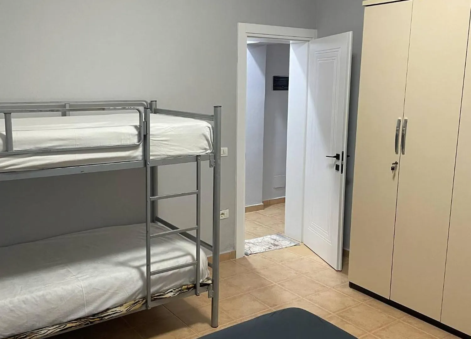 Golem Guesthouse 0*, Golem (Tirana)