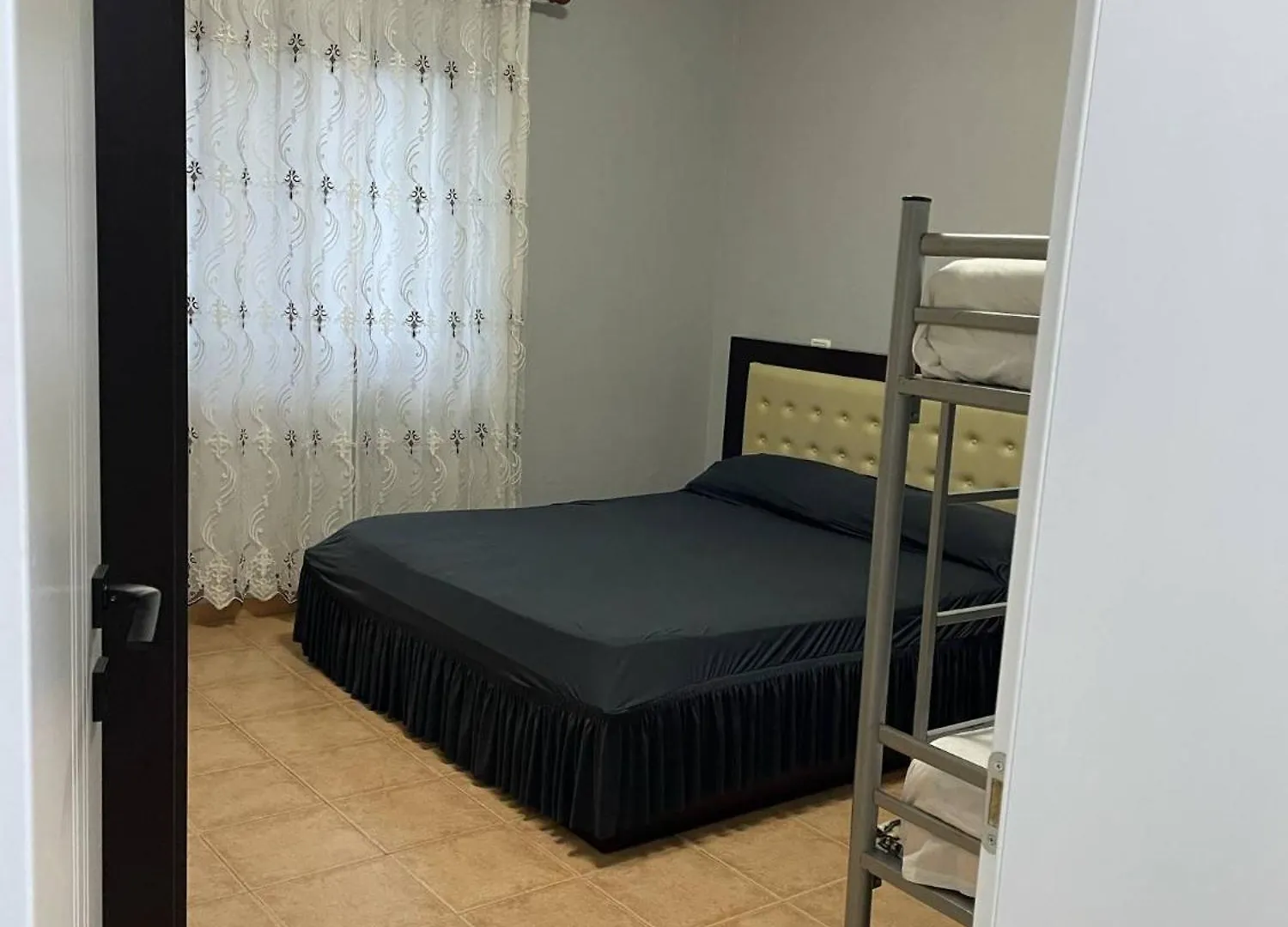 Golem Guesthouse דירה