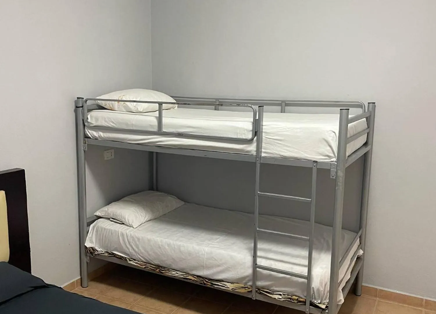 Golem Guesthouse דירה