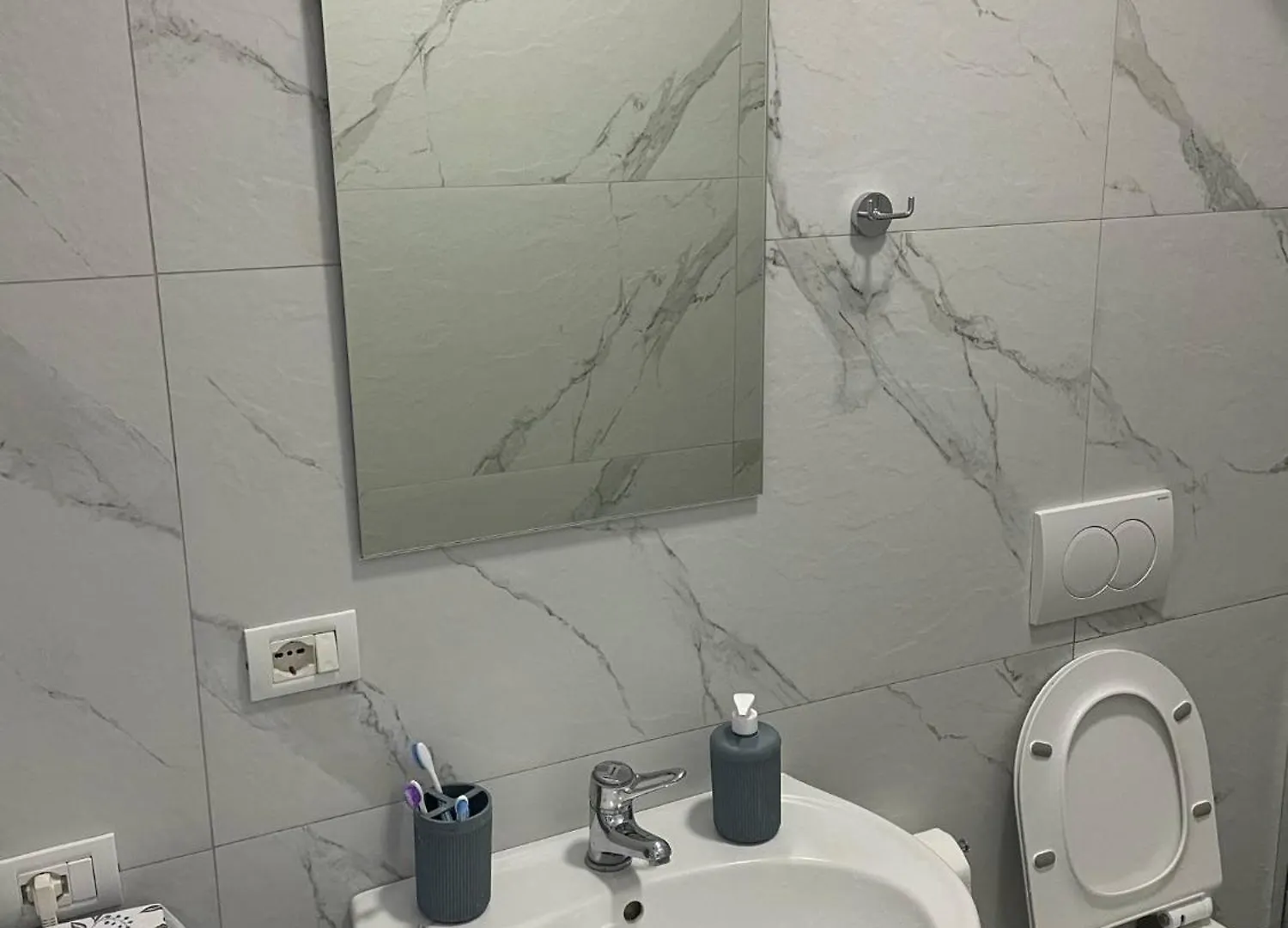 Golem Guesthouse דירה